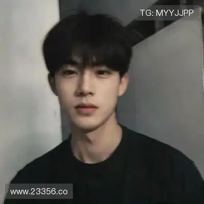 李亮
